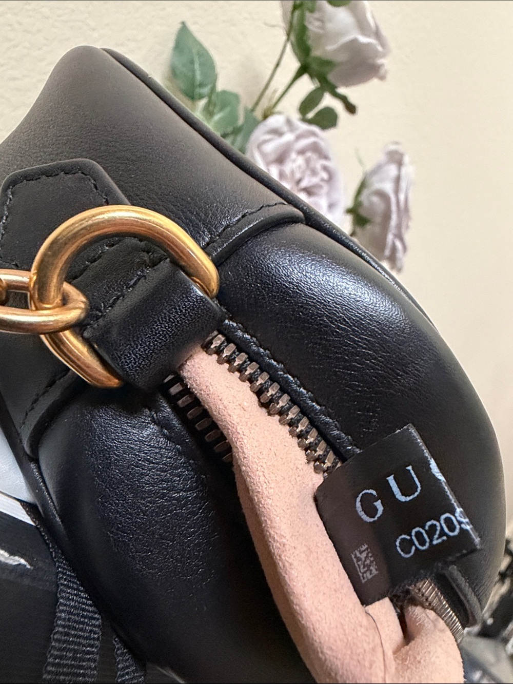 Gucci Black GG Marmont Chevron Leather Crossbody Bag - Picture 7 of 14